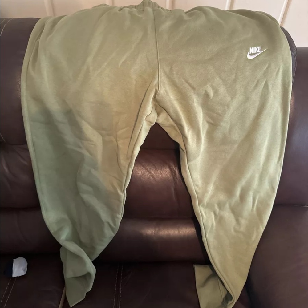 Men Nike jogger size XXL new with tag
